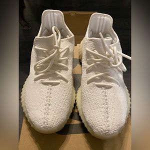 White Yeezy Boost 350 V2